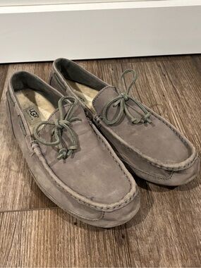 UGG Men's Taupe Suede Moccasin Loafers size 11